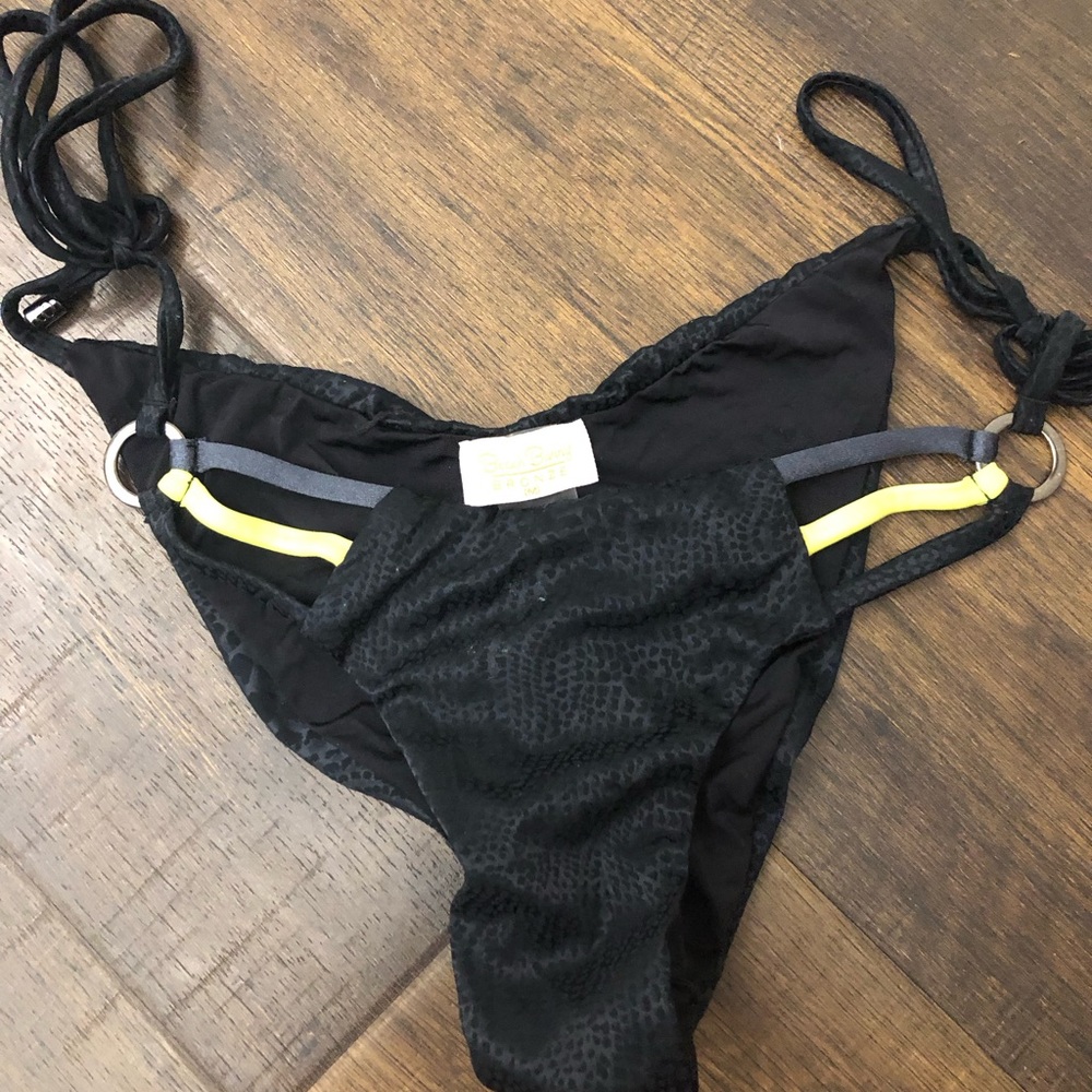 Bikini bottoms